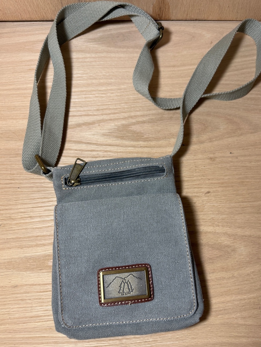 PRAIRIE SCHOONER Canvas Crossbody Bag Gray